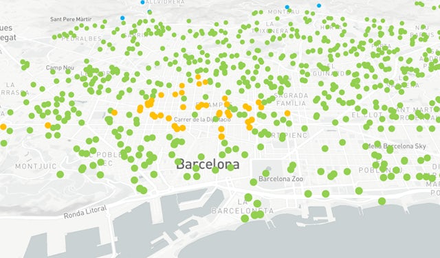 La mitad de colegios de Barcelona supera los límites de contaminación